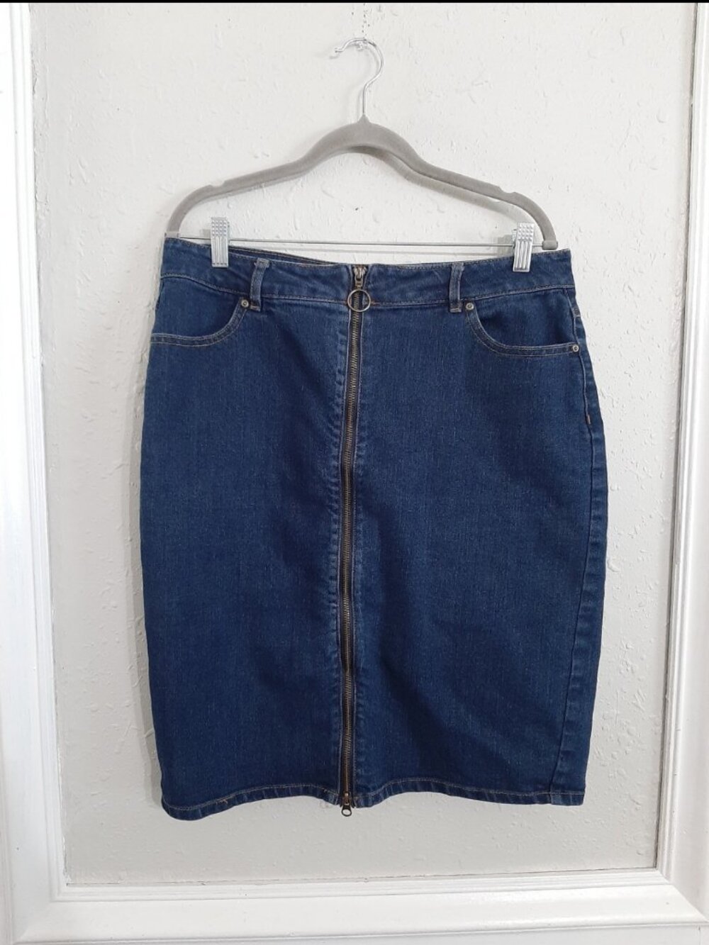 90s 2000s y2k midi denim jean skirt knee with front full zipper 70s inspired 12